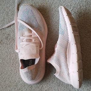 Adidas swift run primeknit shoes